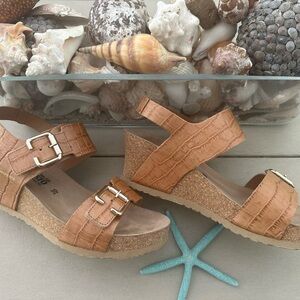 Mephisto Tan/light Caramel Croc with Gold Buckles Wedge Sandals
